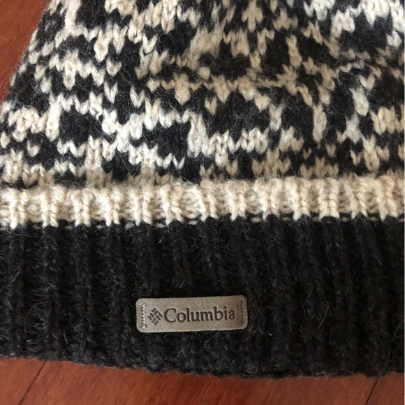 Columbia Fleece Lined Winter Hat with Pom - Picture 2 of 4